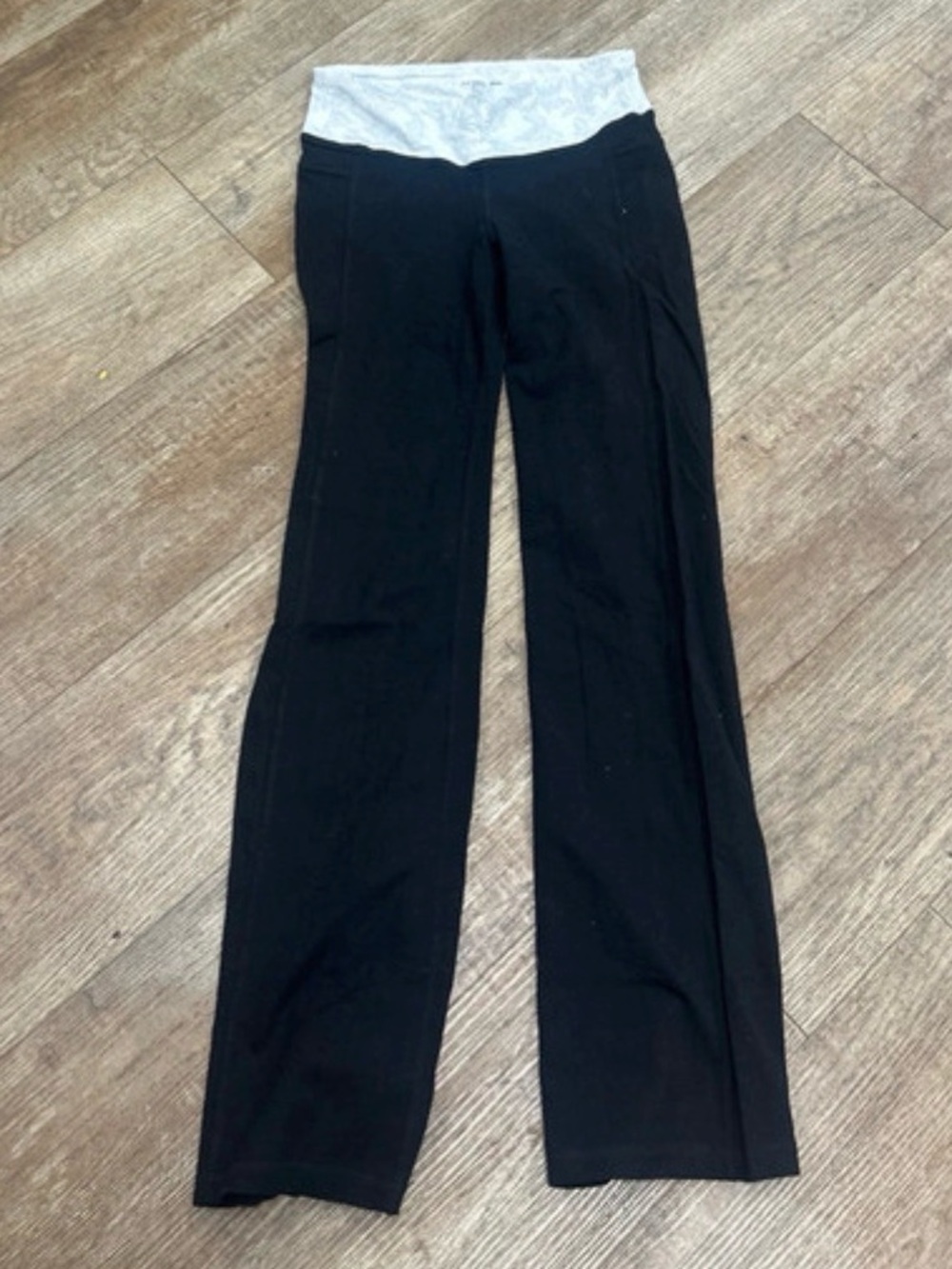 Black Yoga Pants with light gray Waistband old navy mid/ low rise bootcut size s
